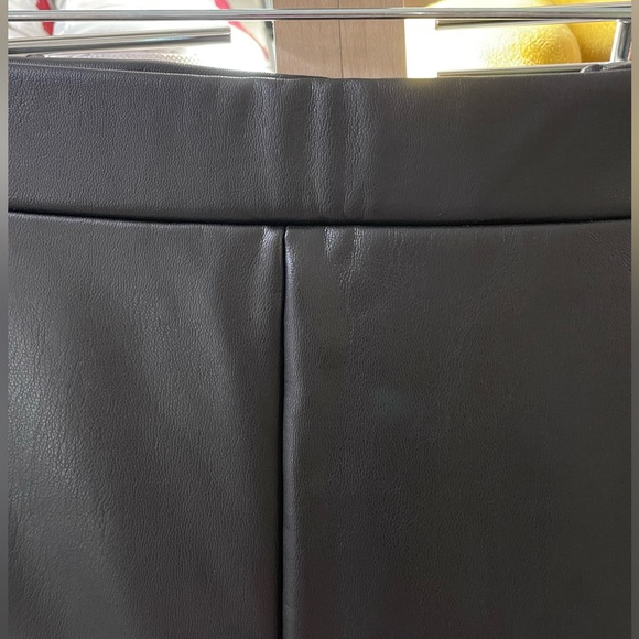 Faux Leather Leggings - Picture 3 of 4